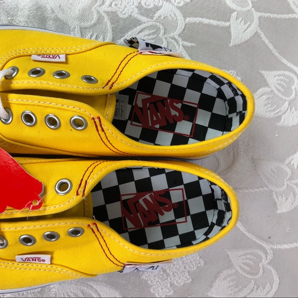NWOB VANS  Yellow White Lace Up Canvas Sneaker, Women’s  Size 6 - Picture 4 of 5